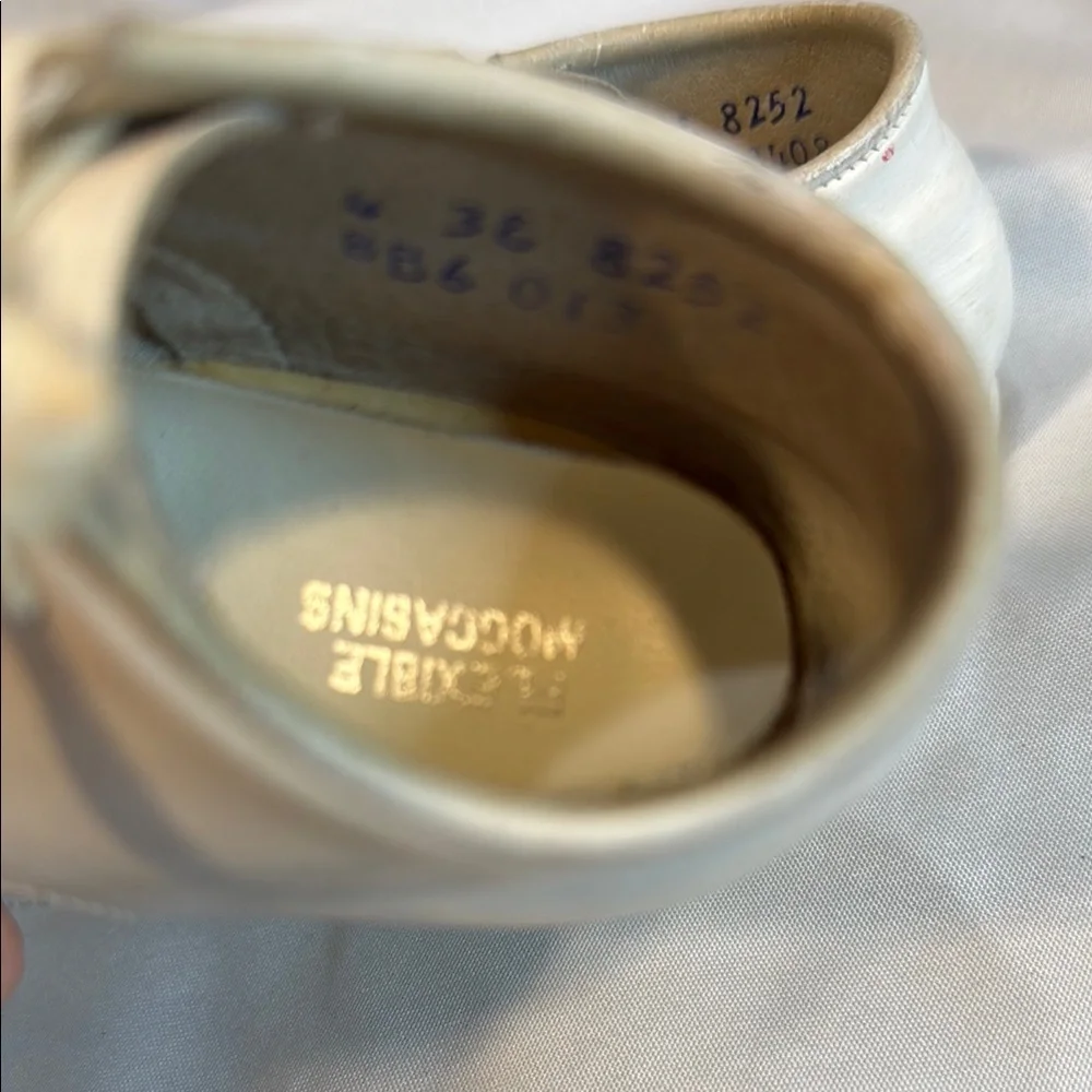Vintage Stride Rite Baby Hard Bottom White Walking Shoes Baby Size 3 E